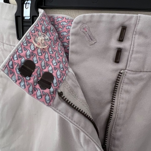 Vineyard Vines Sz 2 Khaki Shorts - Picture 4 of 7